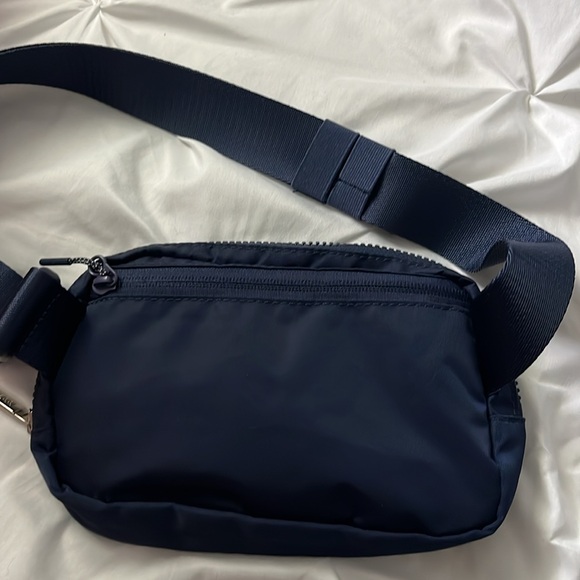 lululemon athletica Blue Bag - Picture 4 of 4